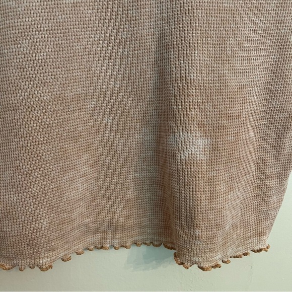 American Eagle Waffle Crop NYC New York City Tan Stretch Baby Tee Size M - Picture 8 of 12